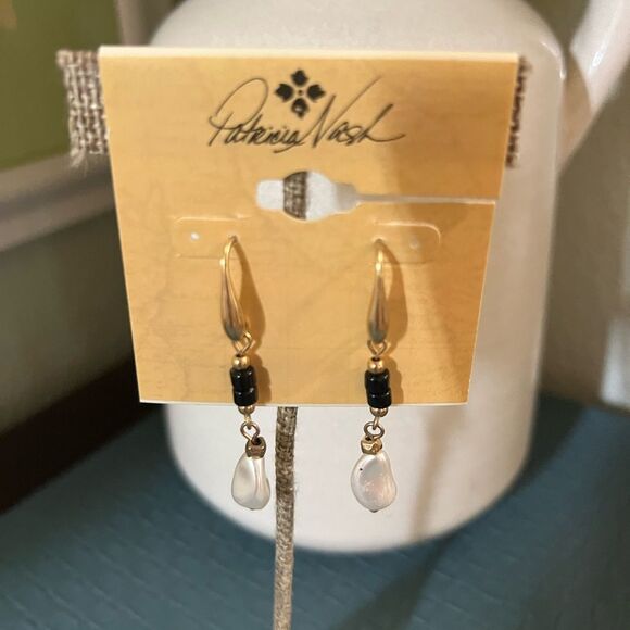 NWT Patricia Nash Gold & Black Drop Earrings #PNER - Picture 1 of 5